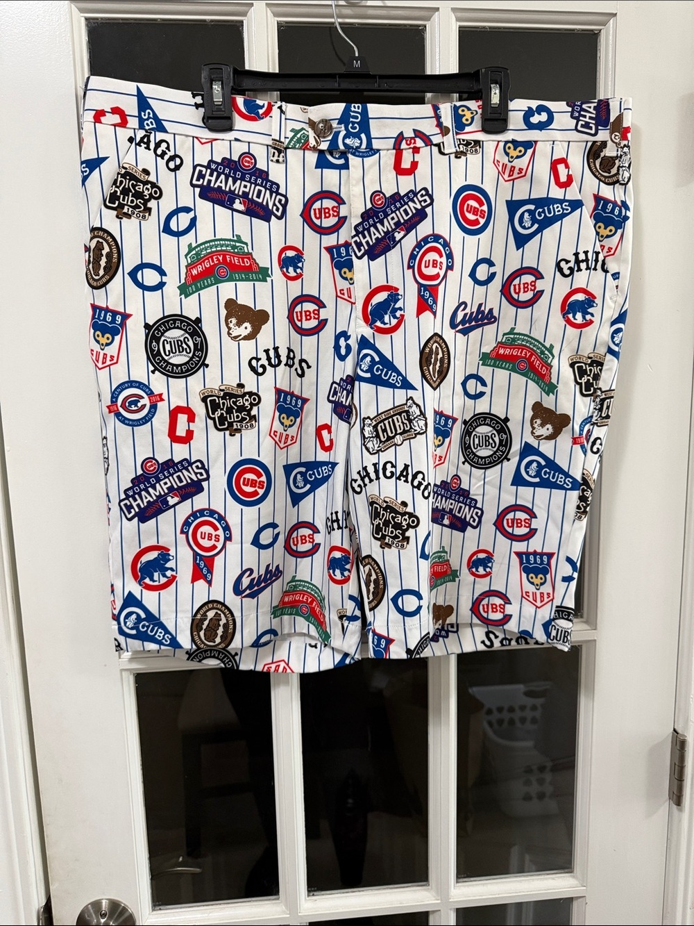 Chicago Cubs White Pinstripe Logo-Print Men’s Shorts